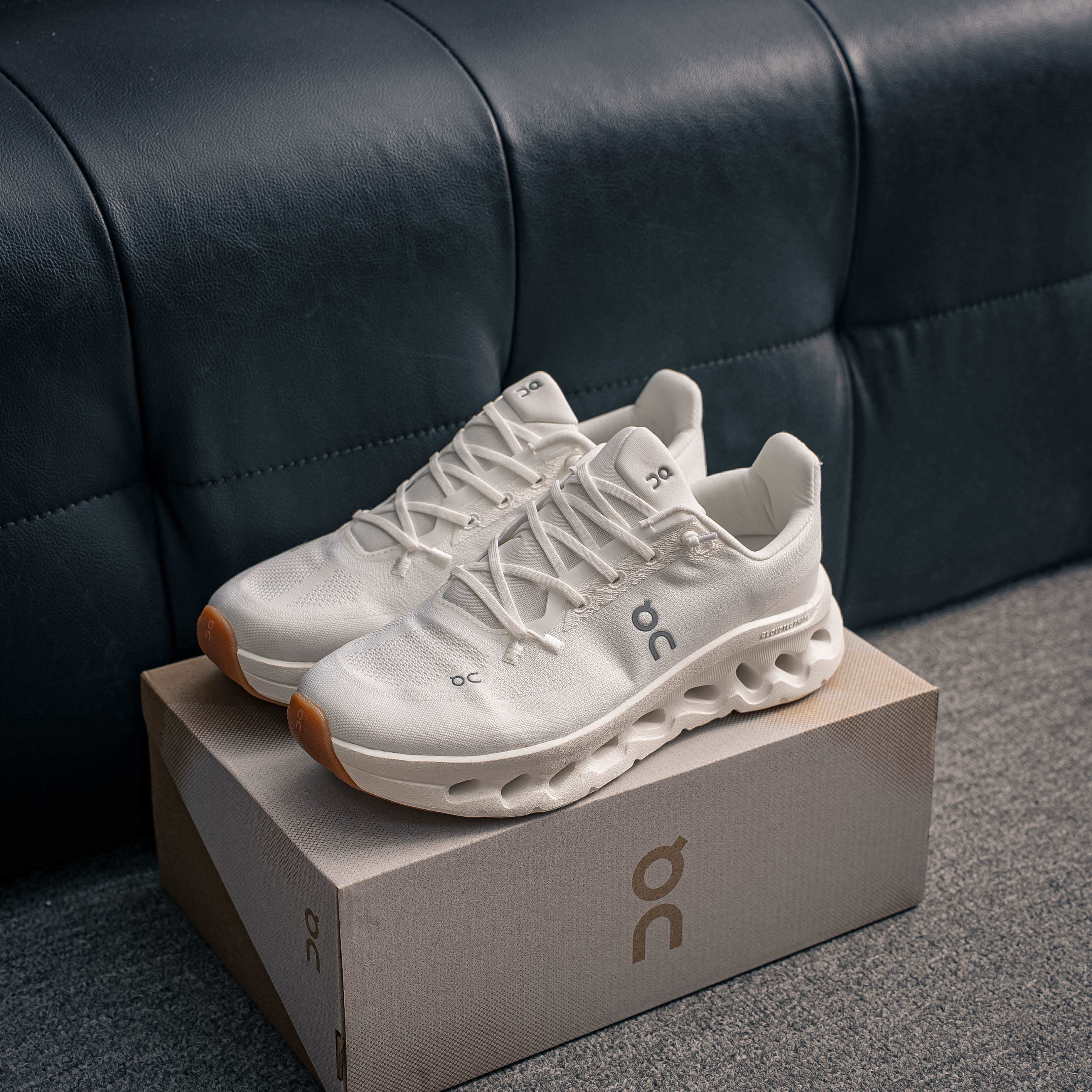 On Cloudmonster 2 White/Gum