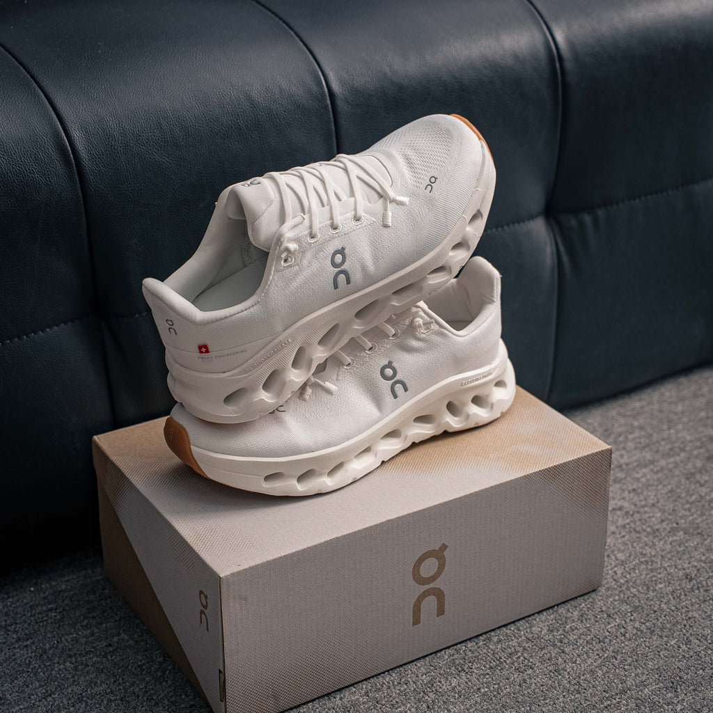 On Cloudmonster 2 White/Gum