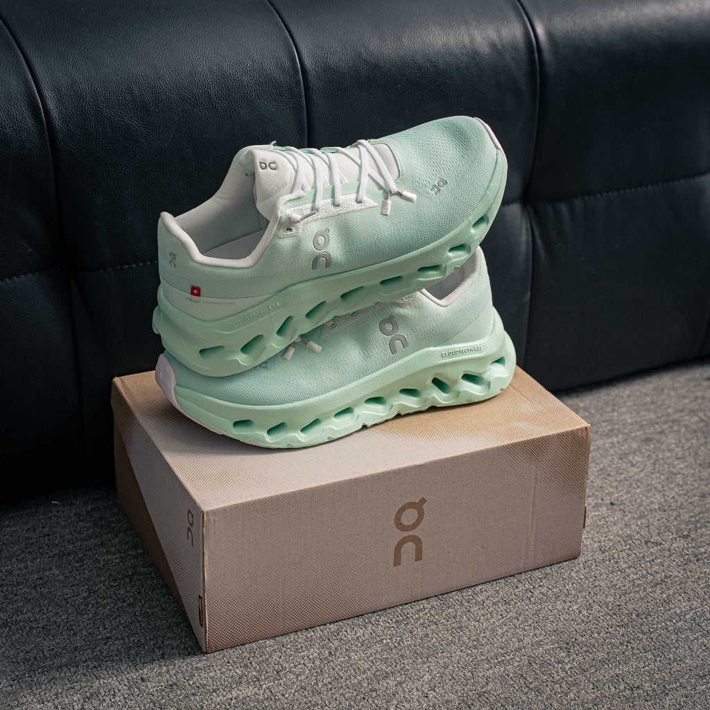 On Cloudmonster 2 Mint/White